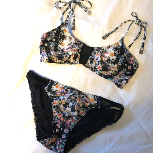 Mink Pink Bikini - Picture 2 of 8